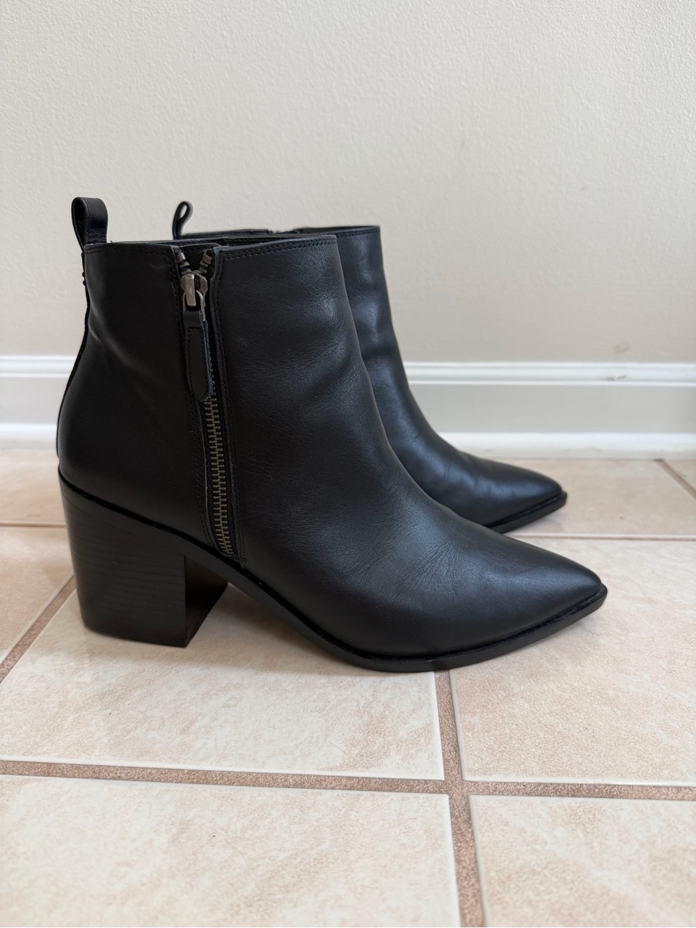 Nordstrom Treasure and Bond Black Leather Ankle Boots with Side Zip 9.5
